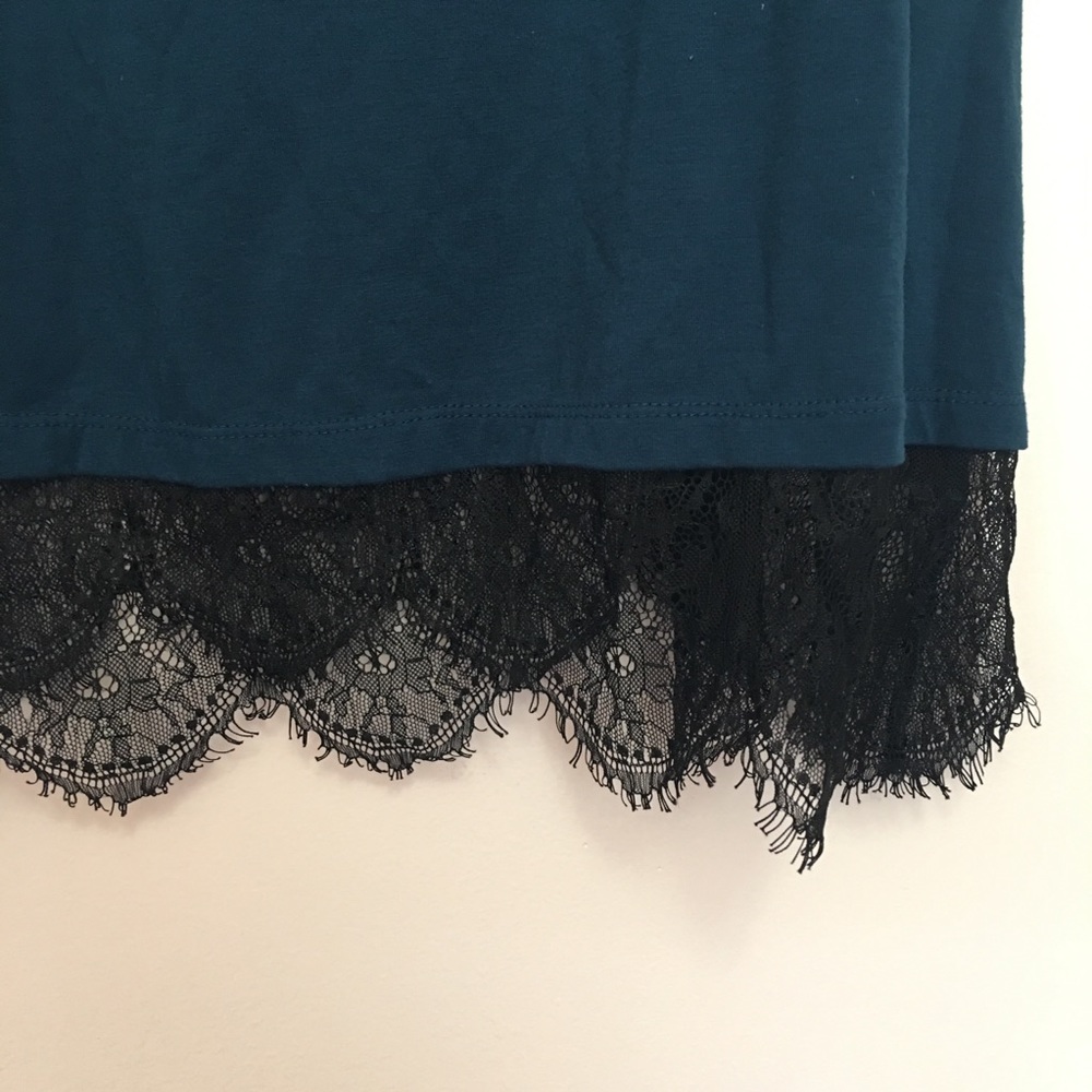 SALE! 3/10$ Mossimo Lacy Flowy Top - Picture 5 of 5
